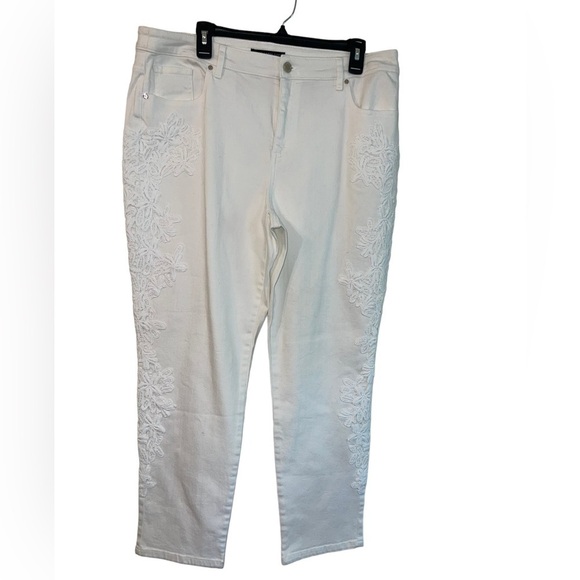 Black Label Denim - Chico’s Black Label white embroidered leg jeans. Size 2.5.(14) EUC never worn